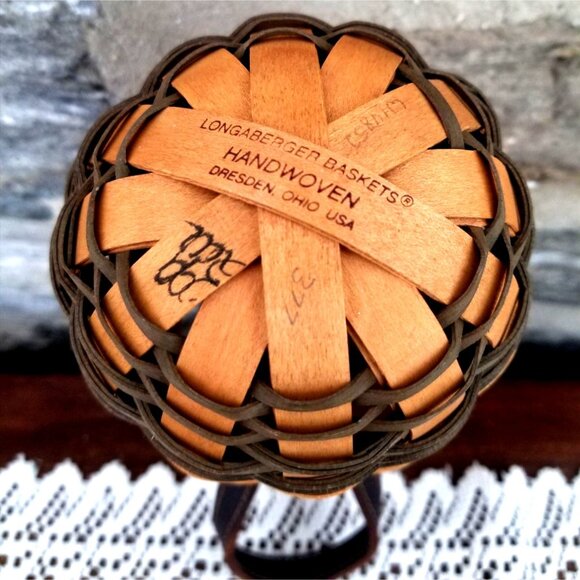 Longaberger 2002 Santas Helper Hanging Basket Red Liner Green Accent Weave Leath - Picture 3 of 6